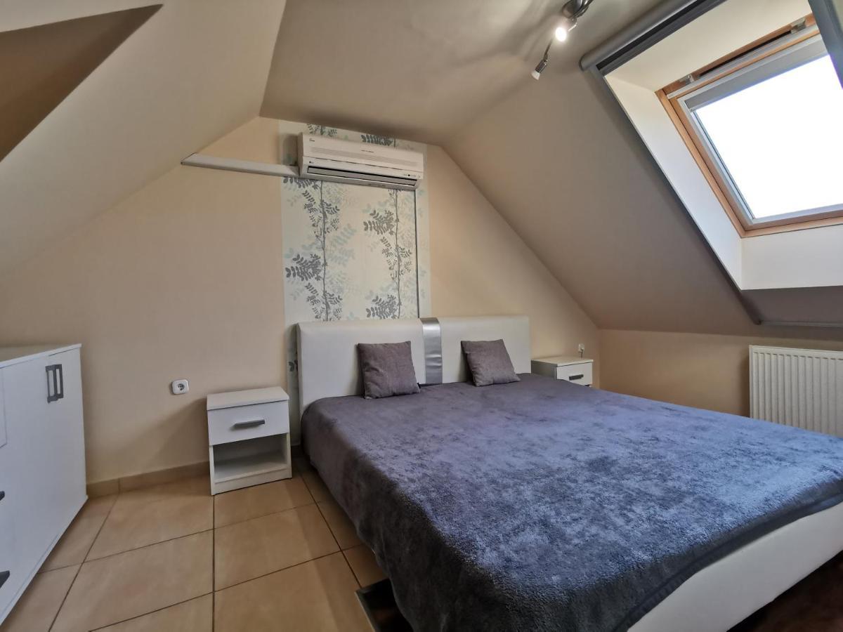Galery Apartman Gyula Exterior foto